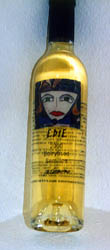 加州 Cosentino Signature Wineries 新年新嘗試之 2000 EDIE Botrytised Semillon 甜味酒，瓶上商標及本文小題目圖照是國際飲食名流 Edie 的漫畫式繪像。