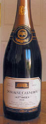 法國著名香檳 Taittinger 酒廠在美國加州 Carneros 地區設立Domaine Carneros 酒莊鑲酒，最近出品為1999 Domaine Carneros Brut Cuvee 泡泡汽酒。