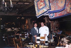 「Chicama」副主廚Ramiro Jimenez 及餐廳招待主任Giovanni Campos。