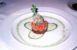 法國名廚  Christian Delouvier 撚手菜之一的韃靼吞拿魚生兩式。
